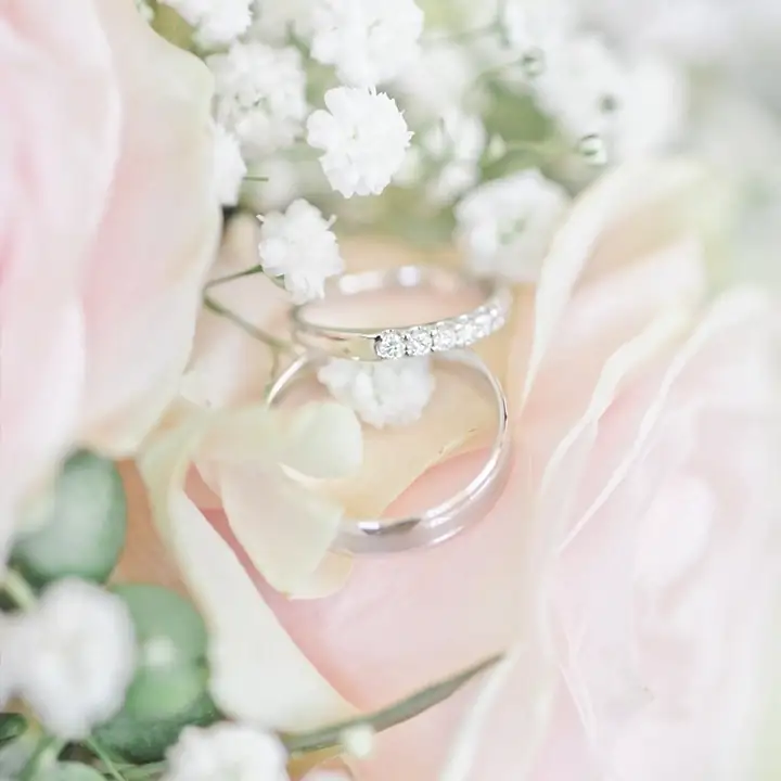 Photo d'alliance des futurs mariés lors d'un mariage à Toulouse