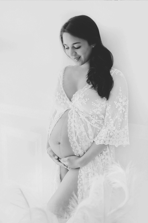 Shooting femme enceinte dans le studio photo de Tiana Photographe Toulouse