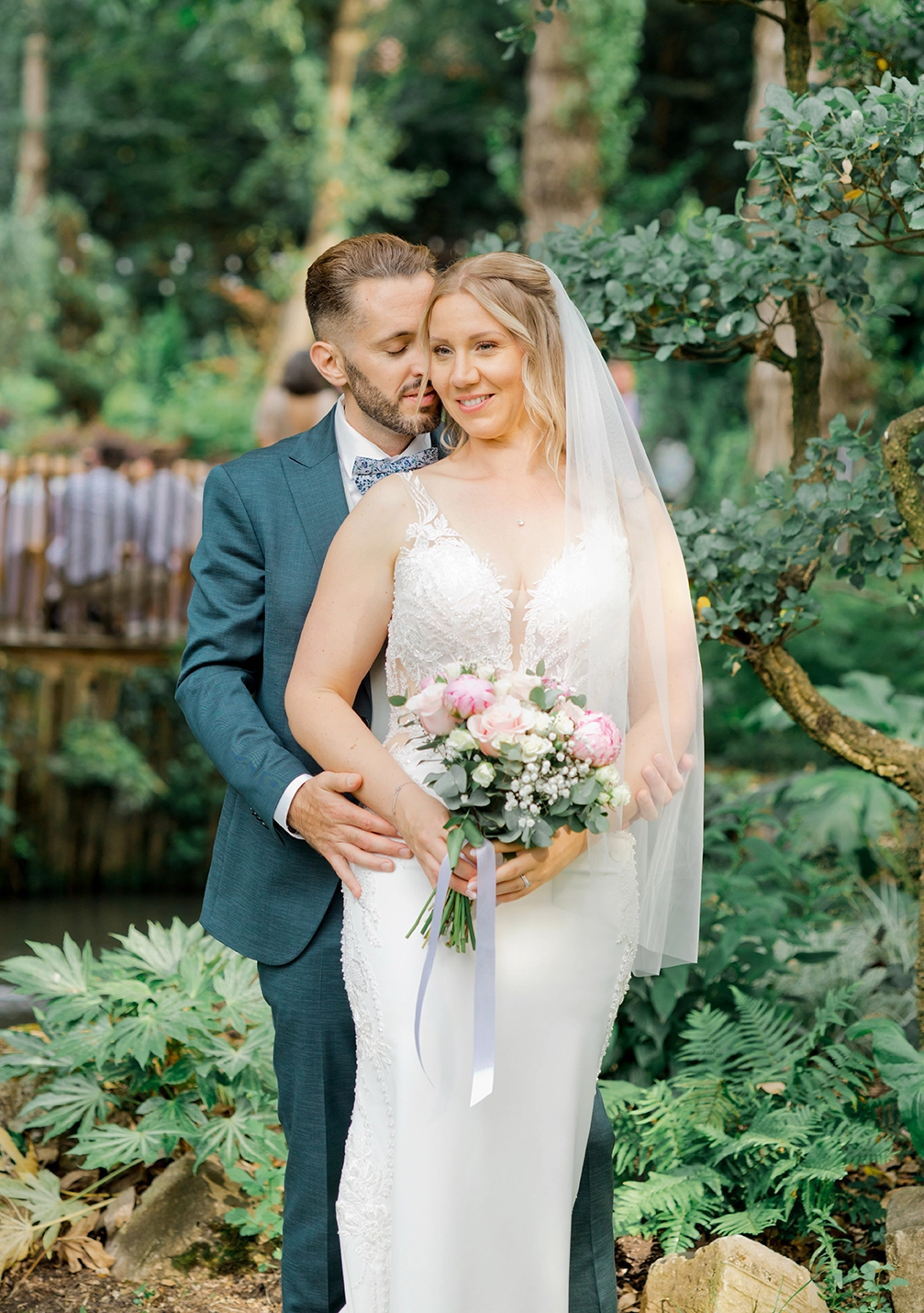photo de couple des nouveaux mariés au restaurant Brut Tournefeuille