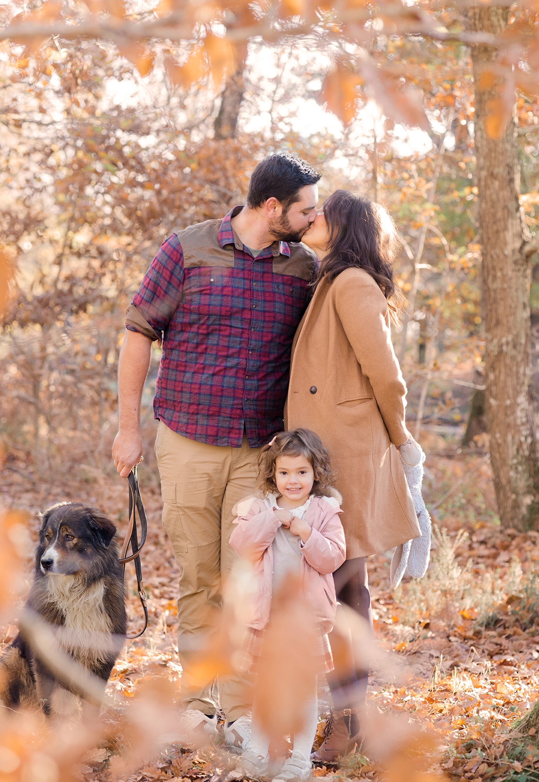 Shooting photo de famille automnale dans la forêt de Bouconne à Toulouse